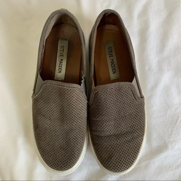 Steve Madden Zarayy Slip-On Sneakers Perforated, size 6, dark gray w/ olive tone - Picture 14 of 16